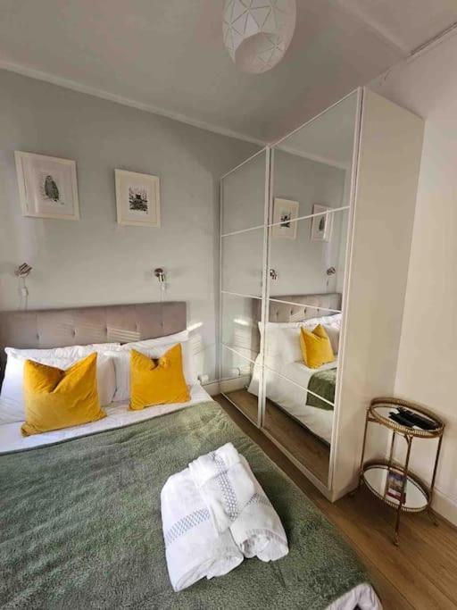 Beautiful And Spacious Flat Londra Dış mekan fotoğraf