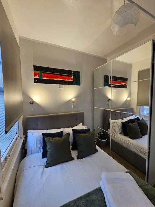 Beautiful And Spacious Flat Londra Dış mekan fotoğraf