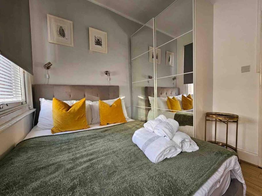 Beautiful And Spacious Flat Londra Dış mekan fotoğraf